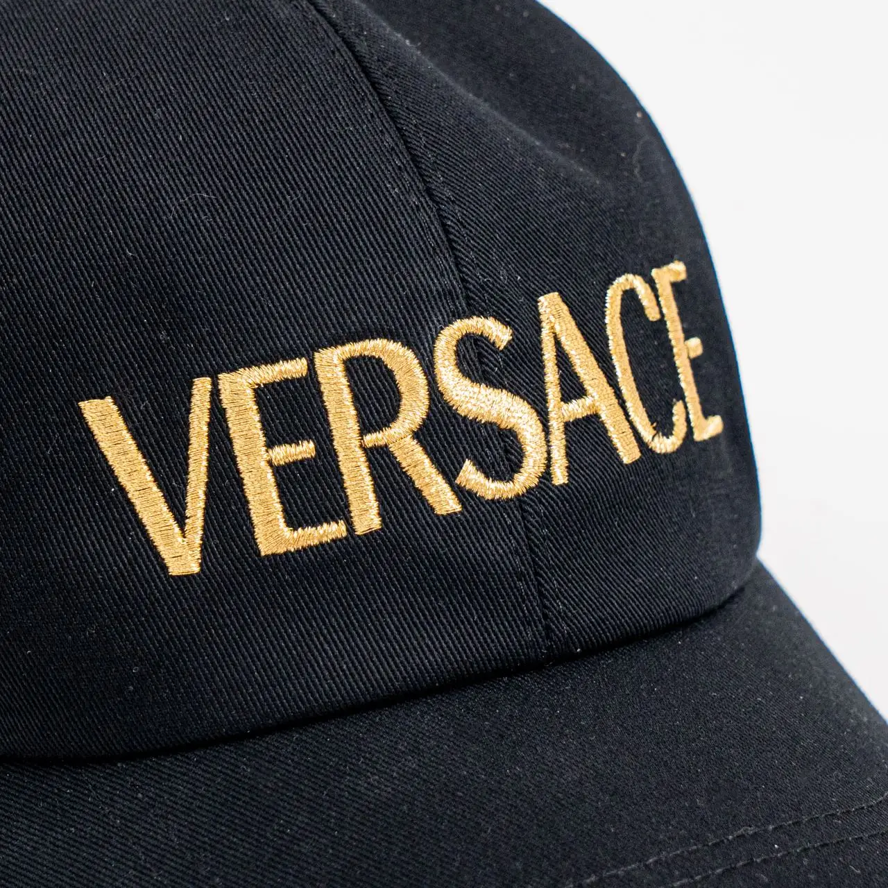 Versace★素敵！Logo Embroidery Black Baseball Cap Versace: Black Embroidered Logo Cap | SSENSE