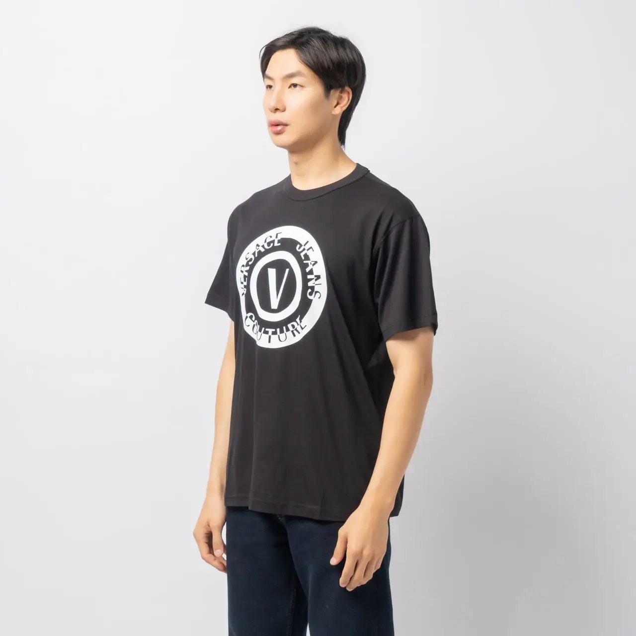 Versace V-Emblem Logo T-Shirt Black – voilà.id
