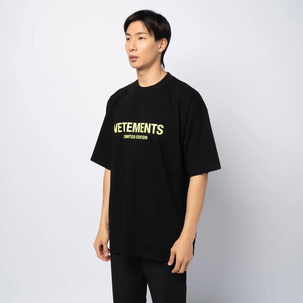 Tシャツ・カットソー Vetements UE64TR800R LIMITED EDITION LOGO T-shirt 1366311_01.jpg.jpeg