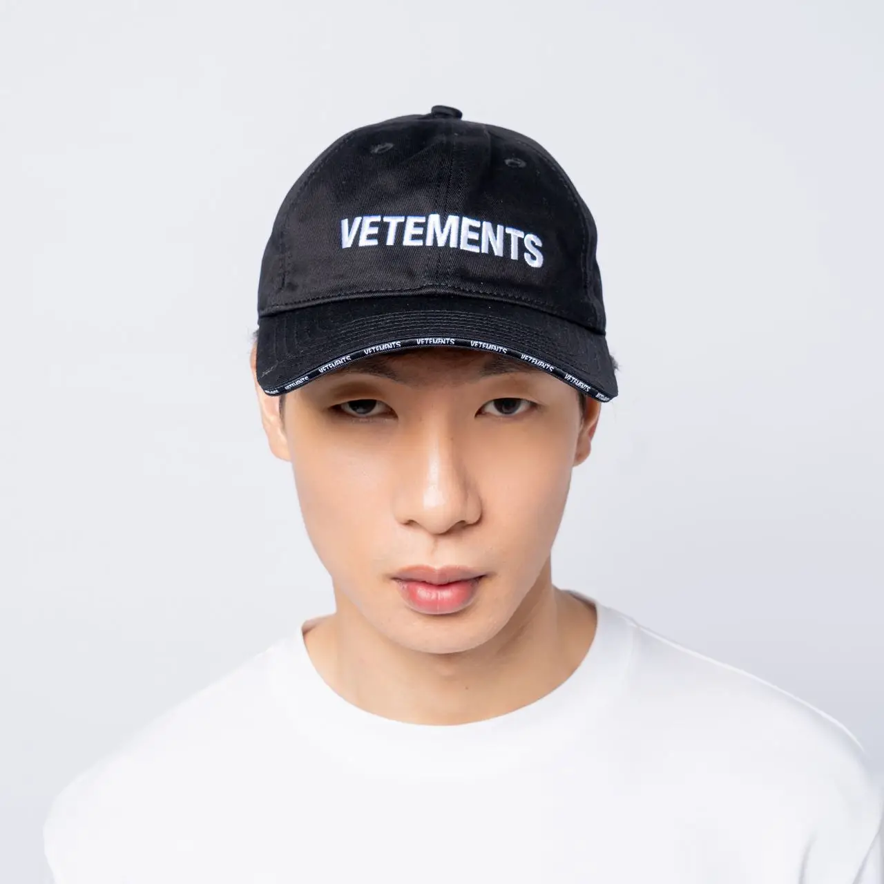 Vetements Logo Embroidered Baseball Cap Black – voilà.id