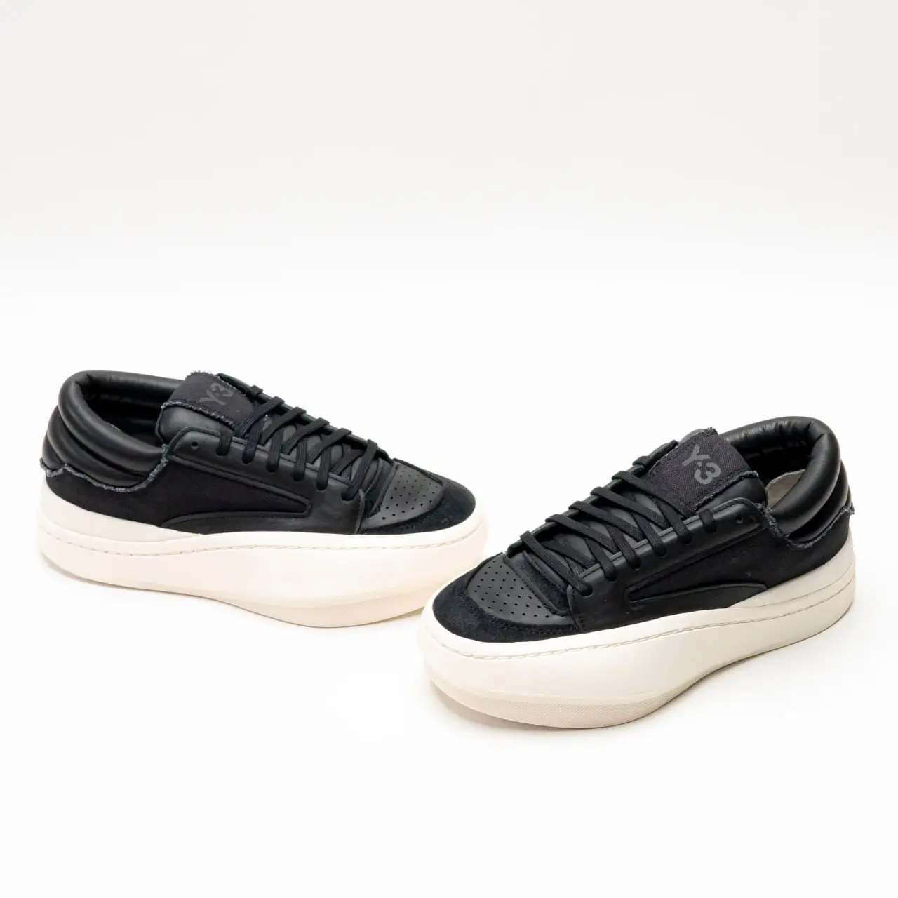 スニーカー Centennial Low Sneakers - Y-3 - Leather - Black Y-3 Centennial Lo Leather Sneakers | Black | FARFETCH